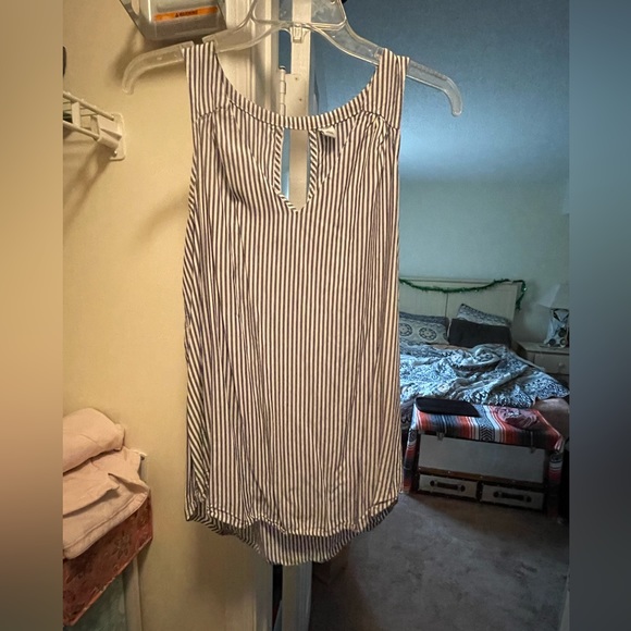 Old Navy Tank - Picture 1 of 1